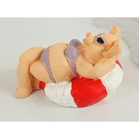 Pig In Bikini On The Beach Figurine Piglet Piggy Resin 3" Year 90s Pig Lover - Picture 5 of 12